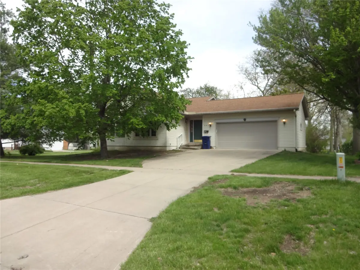 680 W Washington St, Marengo, IA 52301 - #1