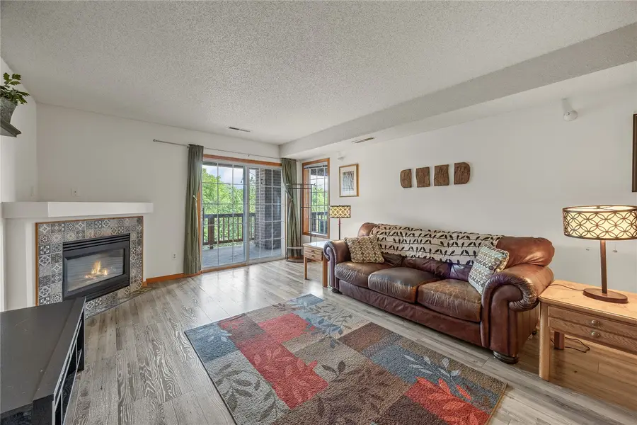 534 West Side Dr, Iowa City, IA 52246 - #2