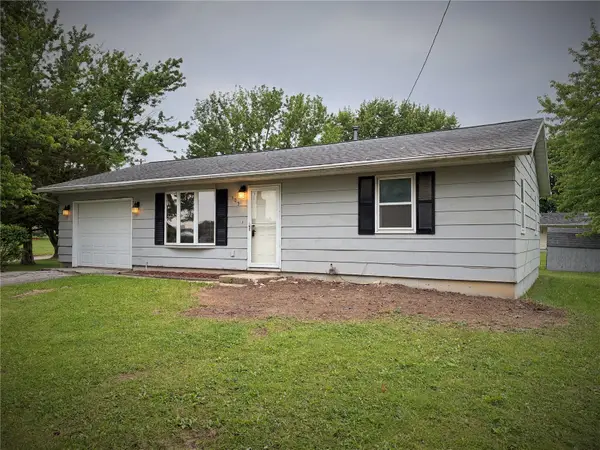 305 N Avenue, Vinton, IA 52349