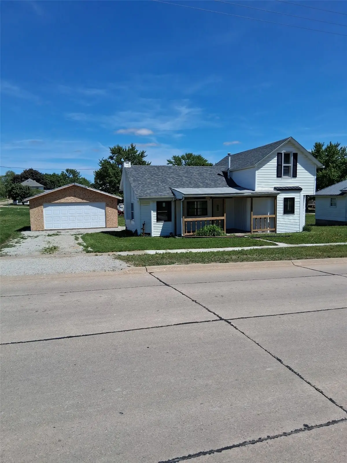 4 Wood St, Urbana, IA 52345 - #1