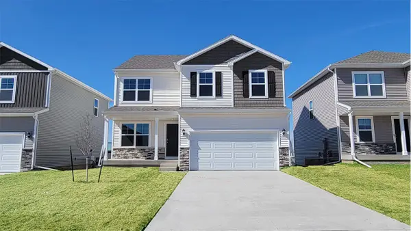 9701 Brighton Way Sw, Cedar Rapids, IA 52404