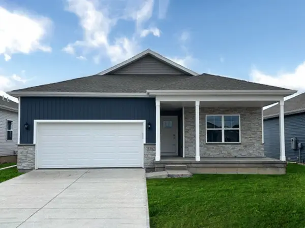 2766 Cecelia Drive, Hiawatha, IA 52233