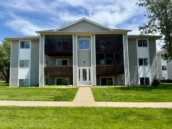 540 Augusta Circle #9, North Liberty, IA 52317