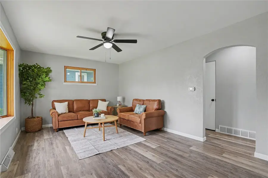 1430 8th St, Marion, IA 52302 - #3