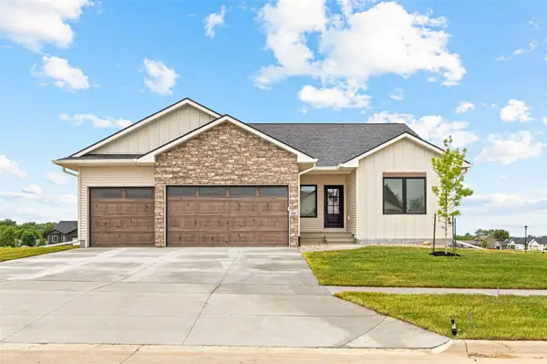 801 Crestview Drive, Solon, IA 52333