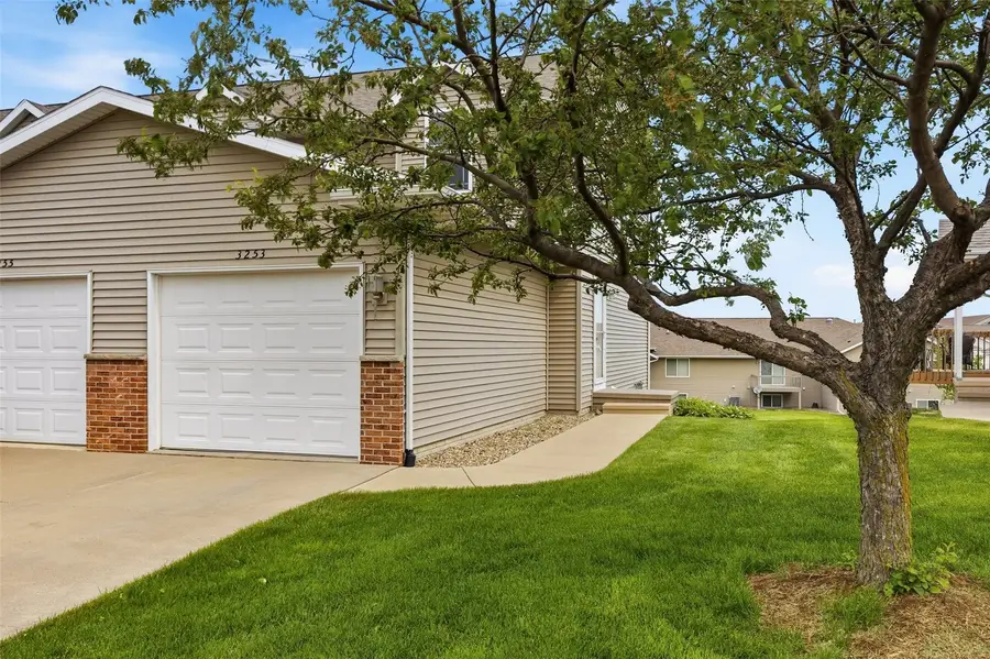 3253 Prairie Bend Circle, Marion, IA 52302 - #2