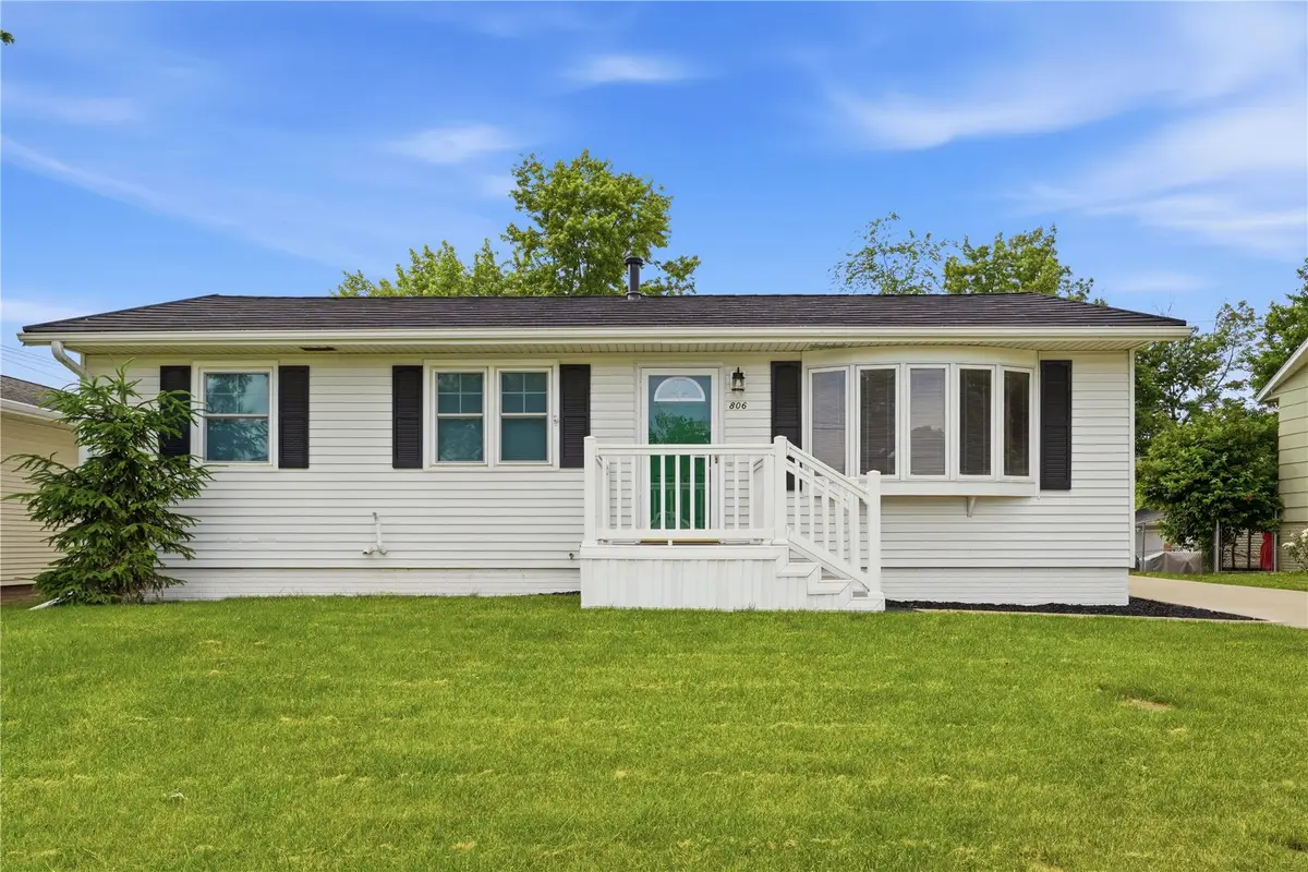 806 29th St Nw, Cedar Rapids, IA 52405 - #1