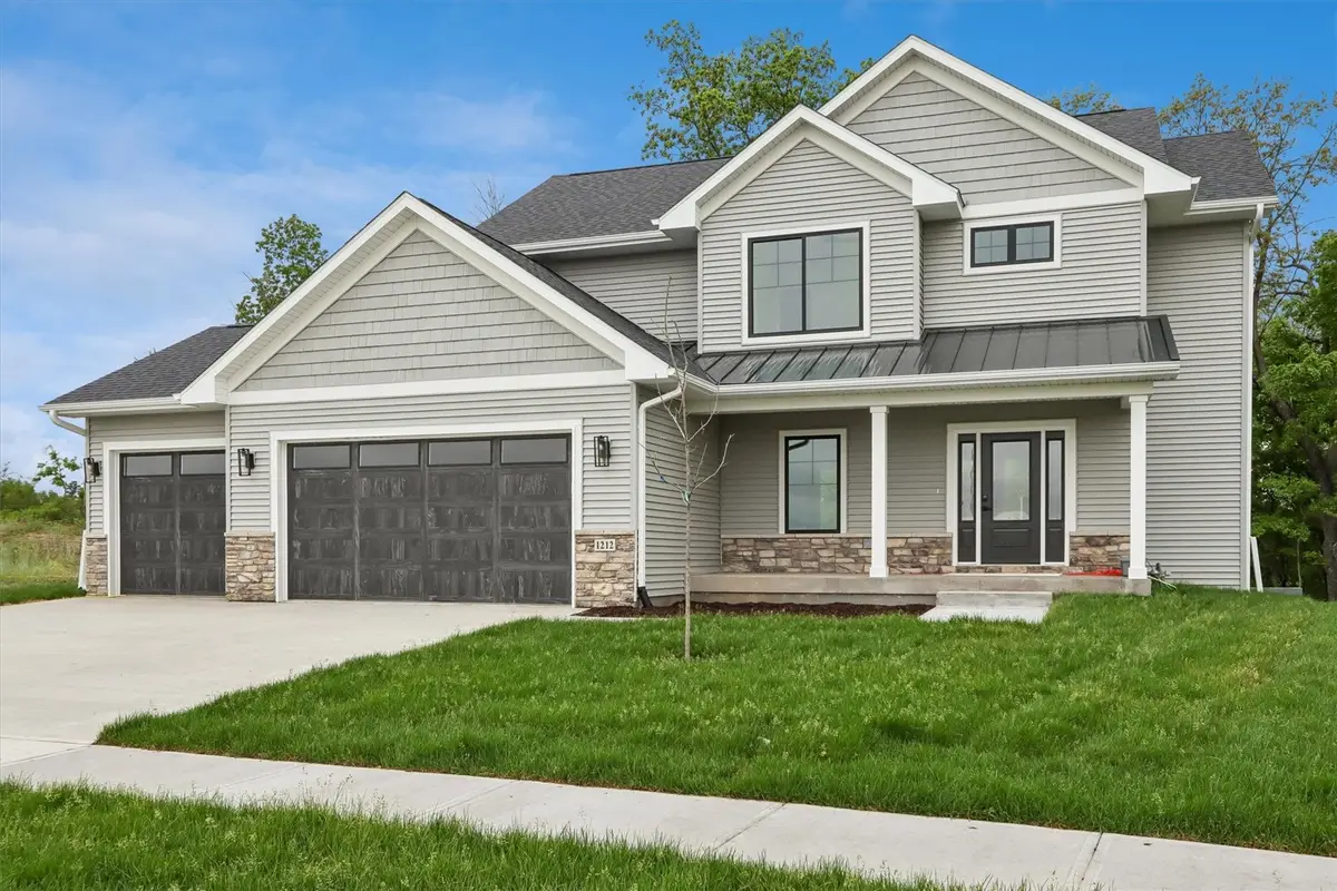 1212 Timber Trail, Solon, IA 52333 - #1
