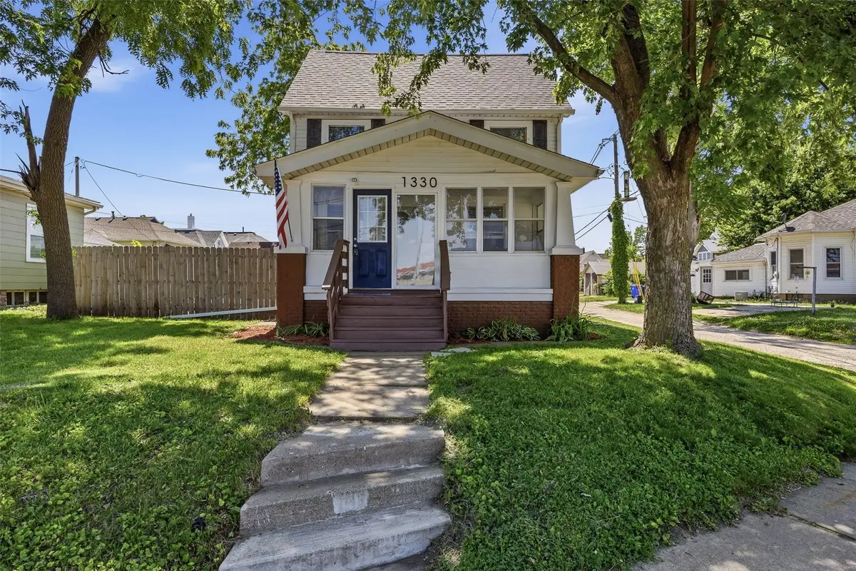 1330 C St Sw, Cedar Rapids, IA 52404 - #1