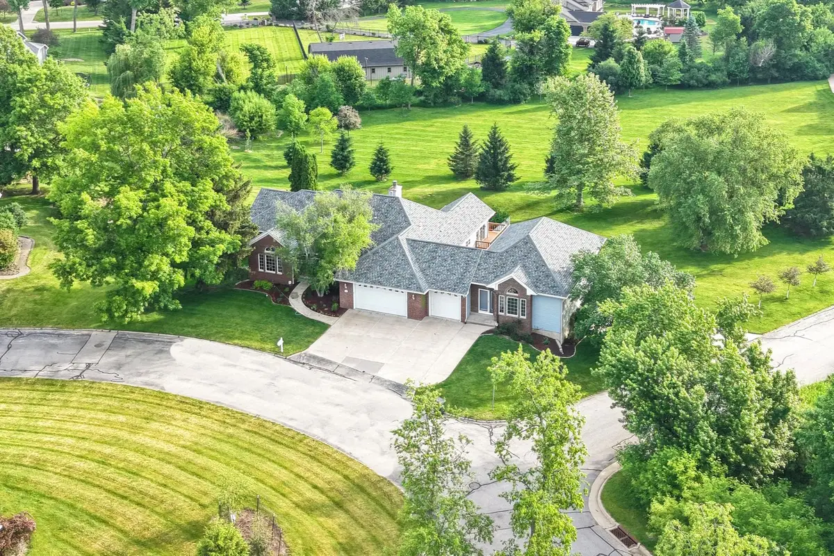 230 Bever Lane Se, Cedar Rapids, IA 52403 - #1
