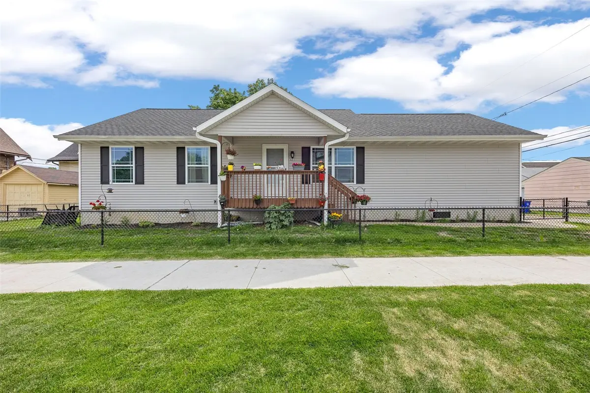 423 10th Street Nw, Cedar Rapids, IA 52405 - #1