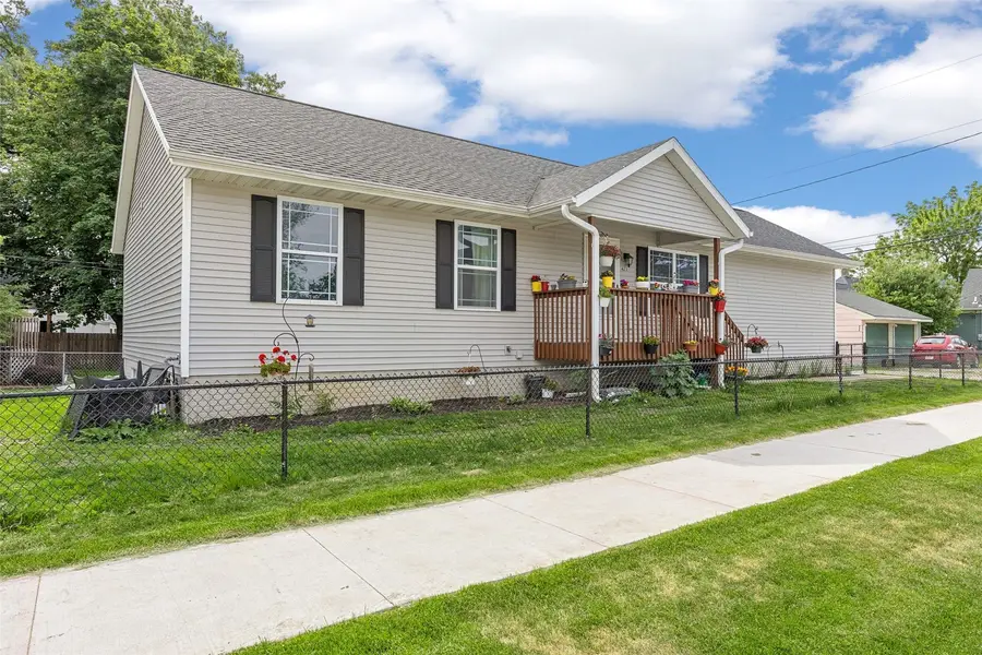 423 10th Street Nw, Cedar Rapids, IA 52405 - #2