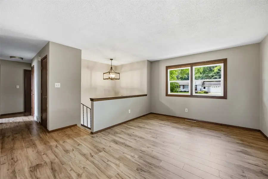 3272 Coral Ave Ne, Solon, IA 52333 - #3