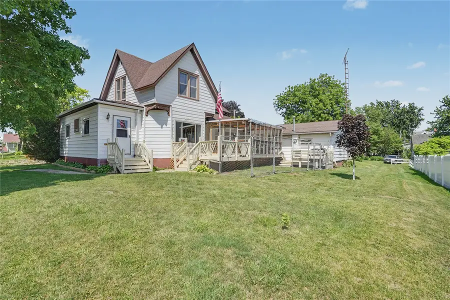 1705 7th Avenue, Belle Plaine, IA 52208 - #3