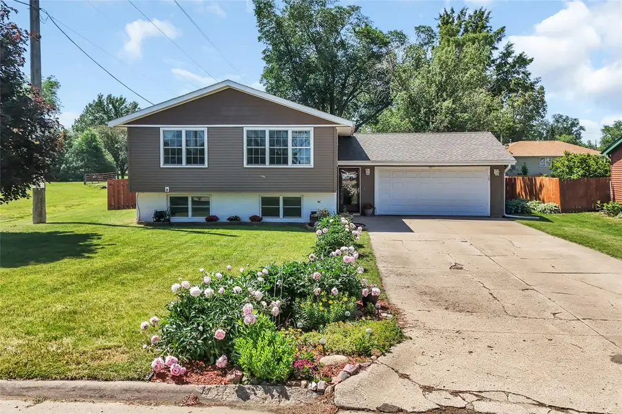 731 Main Street, Fairfax, IA 52228 - #2