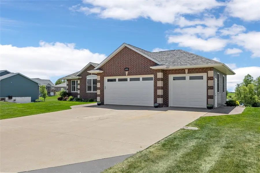 1490 Ridgeview Ave, West Liberty, IA 52776 - #3