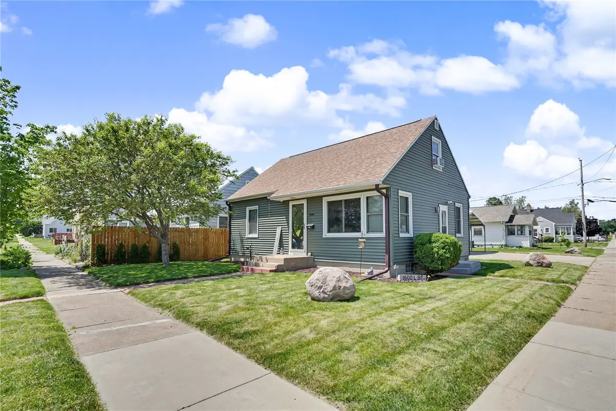 1600 L St Sw, Cedar Rapids, IA 52404 - #1