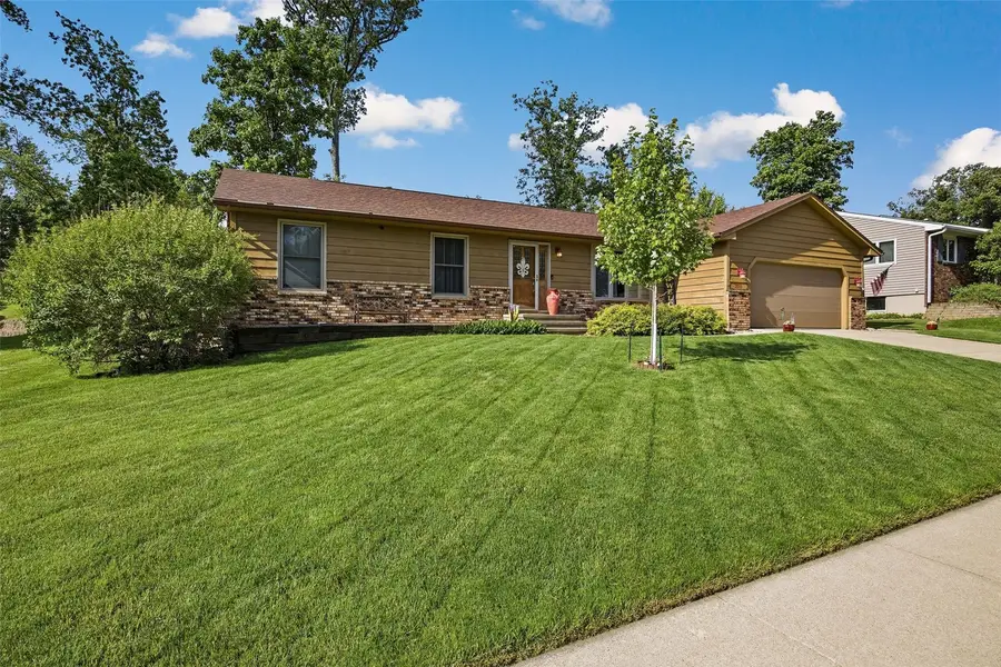 2111 Sandalwood Dr Ne, Cedar Rapids, IA 52402 - #2