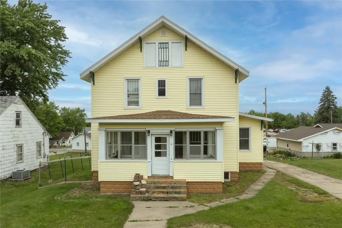 206 4th Street, Victor, IA 52347 - #1