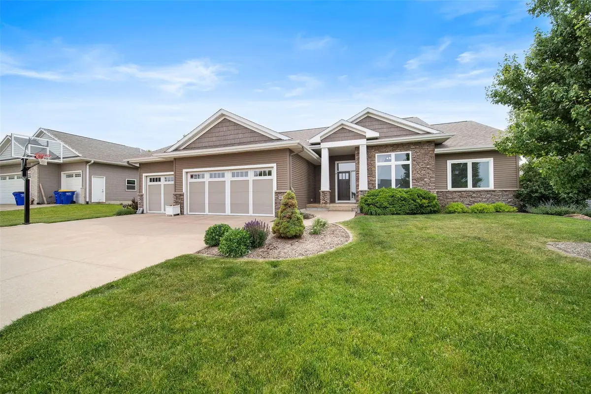 617 Majestic Oak Ridge, Solon, IA 52333 - #1