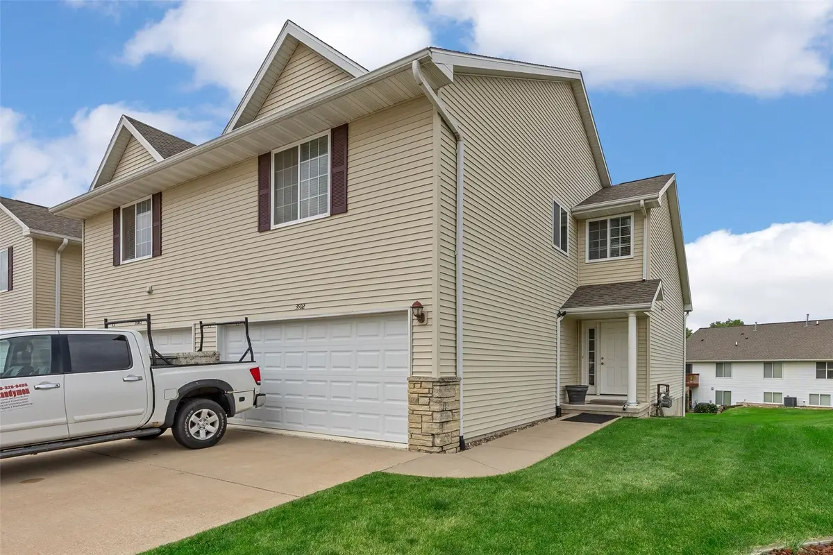 3502 Stoneview Circle Sw, Cedar Rapids, IA 52404 - #1