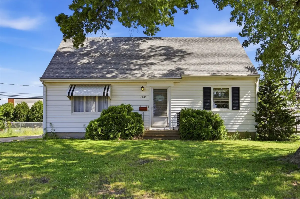 1524 48th Street Ne, Cedar Rapids, IA 52402 - #1