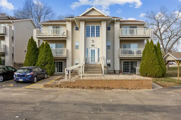3507 E Avenue Nw #F, Cedar Rapids, IA 52405