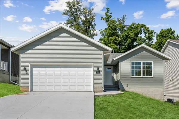 2026 Sugar Creek Drive Nw, Cedar Rapids, IA 52405