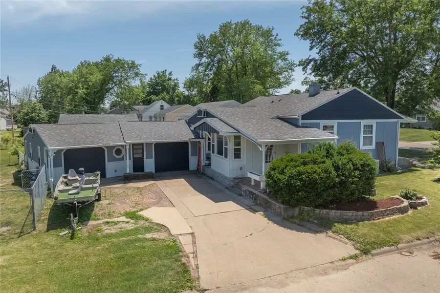 1675 9th Street Nw, Cedar Rapids, IA 52405 - #2