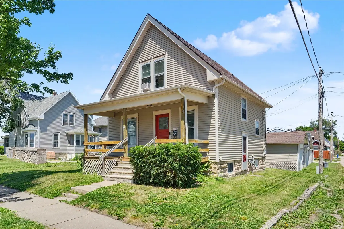 718 10th Ave Sw, Cedar Rapids, IA 52404 - #1
