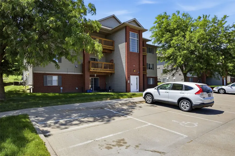 2272 Holiday Road #606, Coralville, IA 52241 - #2