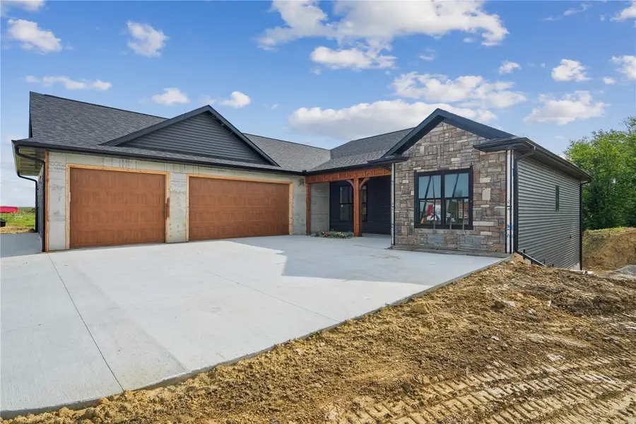 120 Howard Ave, Swisher, IA 52338 - #2