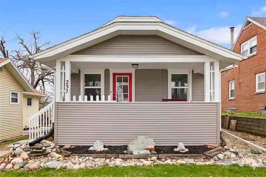 237 12th Street Nw, Cedar Rapids, IA 52405 - #2