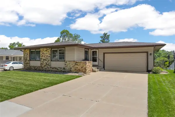 216 Windsor Drive Ne, Cedar Rapids, IA 52402