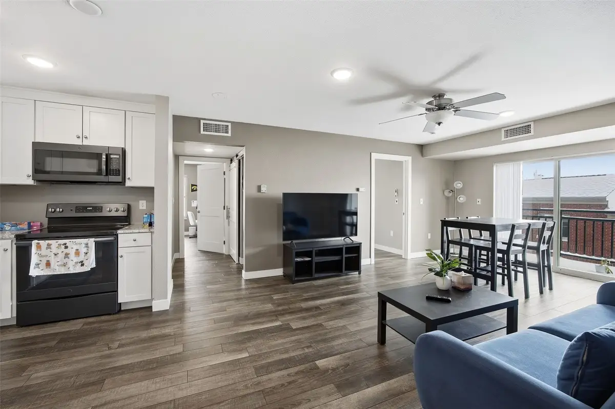 332 S Linn Street #414, Iowa City, IA 52240 - #1