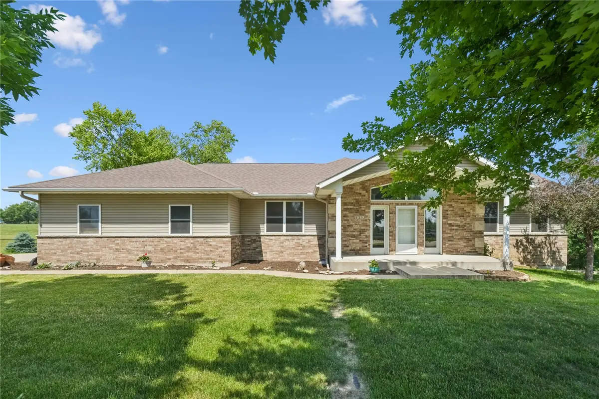1253 Hillview Court Ne, Swisher, IA 52338 - #1