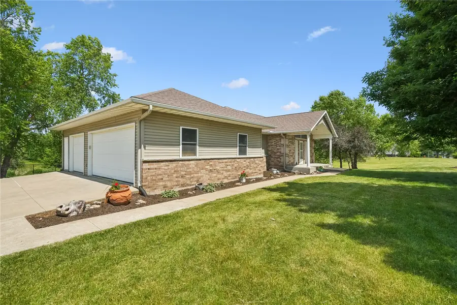 1253 Hillview Court Ne, Swisher, IA 52338 - #3