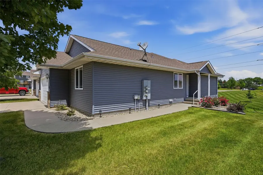 3705 37th Avenue Sw #C, Cedar Rapids, IA 52404 - #2