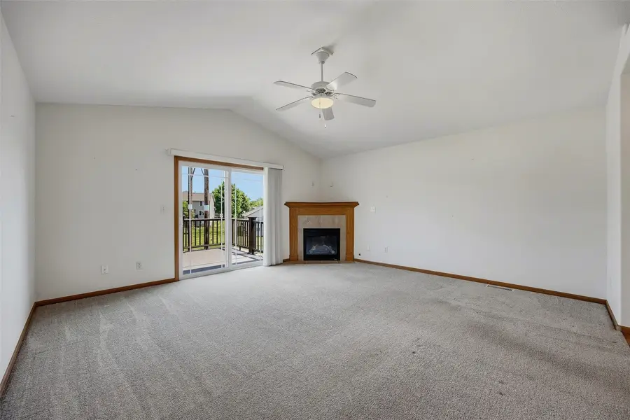 3705 37th Avenue Sw #C, Cedar Rapids, IA 52404 - #3