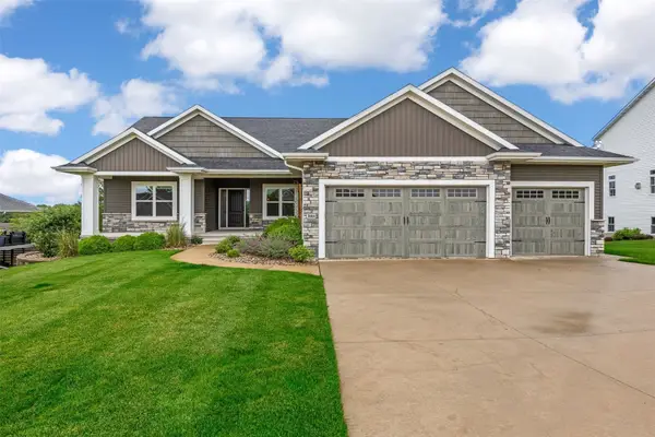 3004 Forrest Meadow Lane, Hiawatha, IA 52233