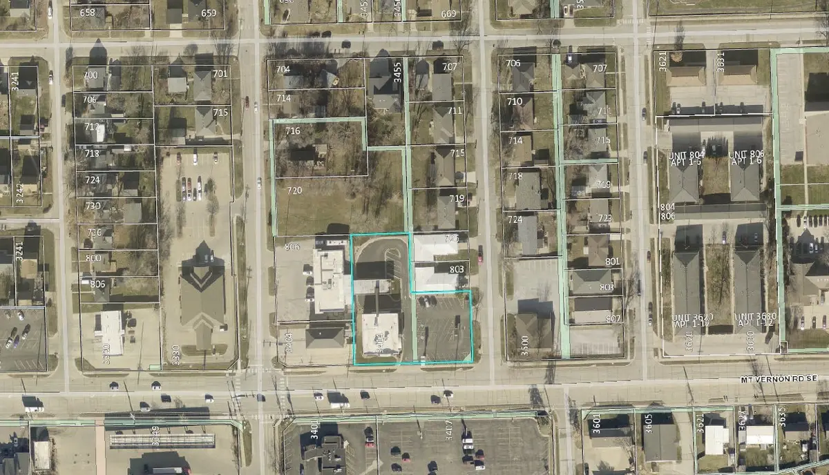 3414 Mt Vernon Road Se, Cedar Rapids, IA 52403 - #1