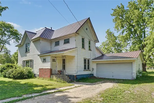 209 Hayes Street W, Hazleton, IA 50641