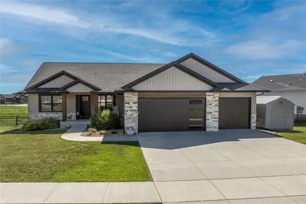 709 Pointer Circle, Center Point, IA 52213