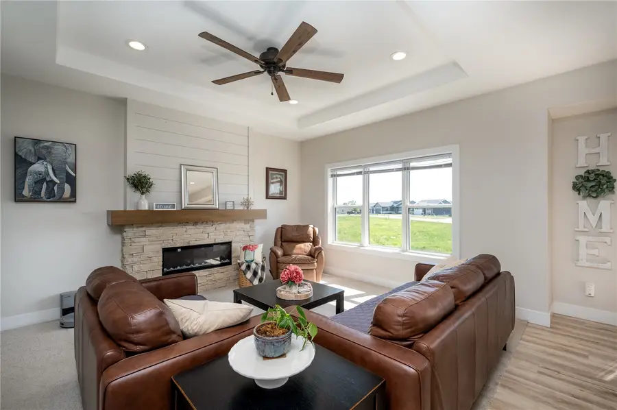 709 Pointer Circle, Center Point, IA 52213 - #3