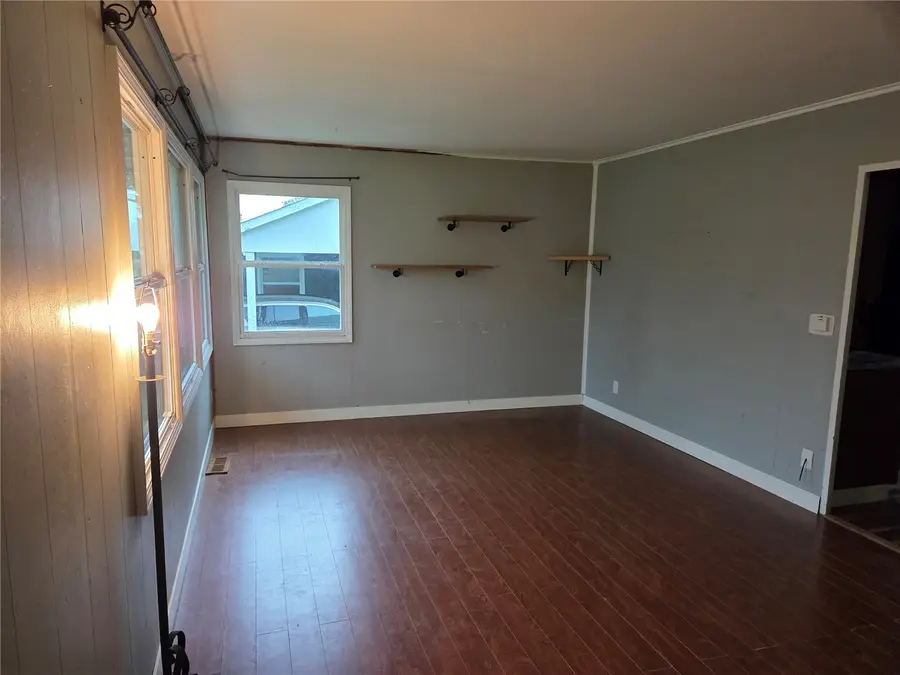4324 Benton Street Ne, Cedar Rapids, IA 52402 - #3