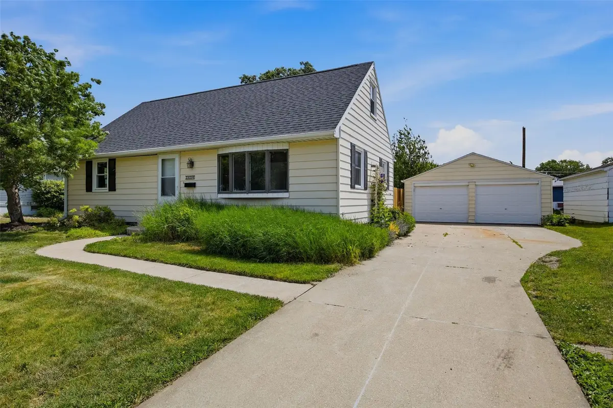 3858 Terrace Hill Drive Ne, Cedar Rapids, IA 52402 - #1