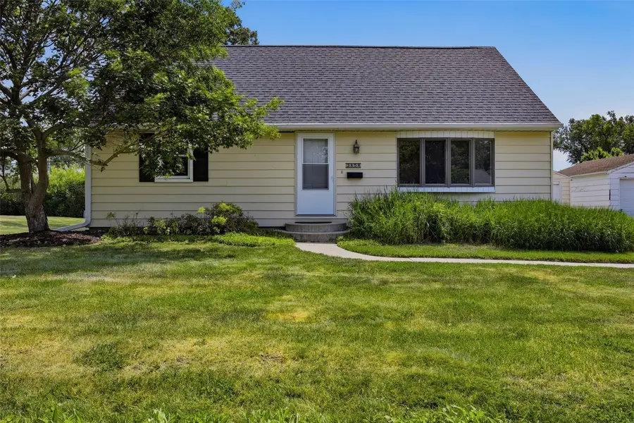 3858 Terrace Hill Drive Ne, Cedar Rapids, IA 52402 - #2