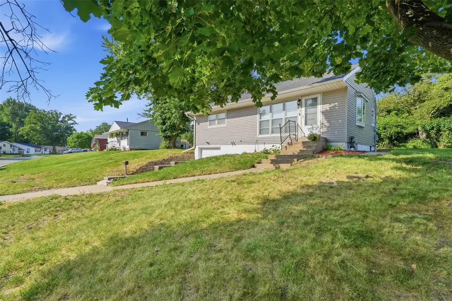 1101 38th Street Se, Cedar Rapids, IA 52403 - #2