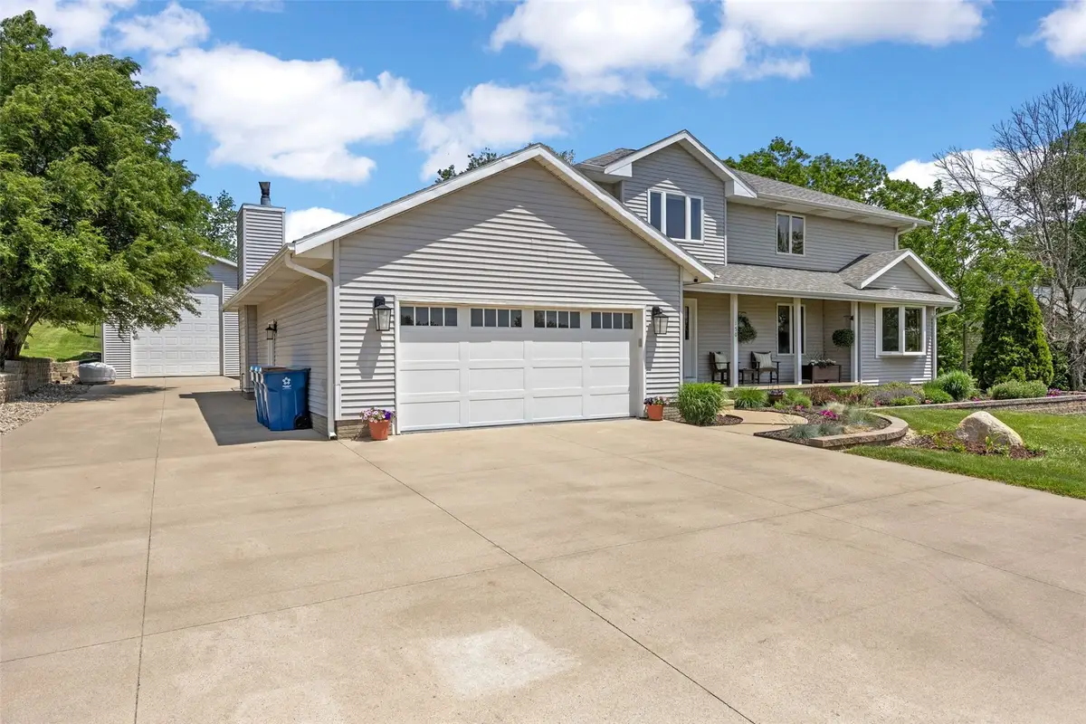 150 W Cemetery Rd, Fairfax, IA 52228 - #1