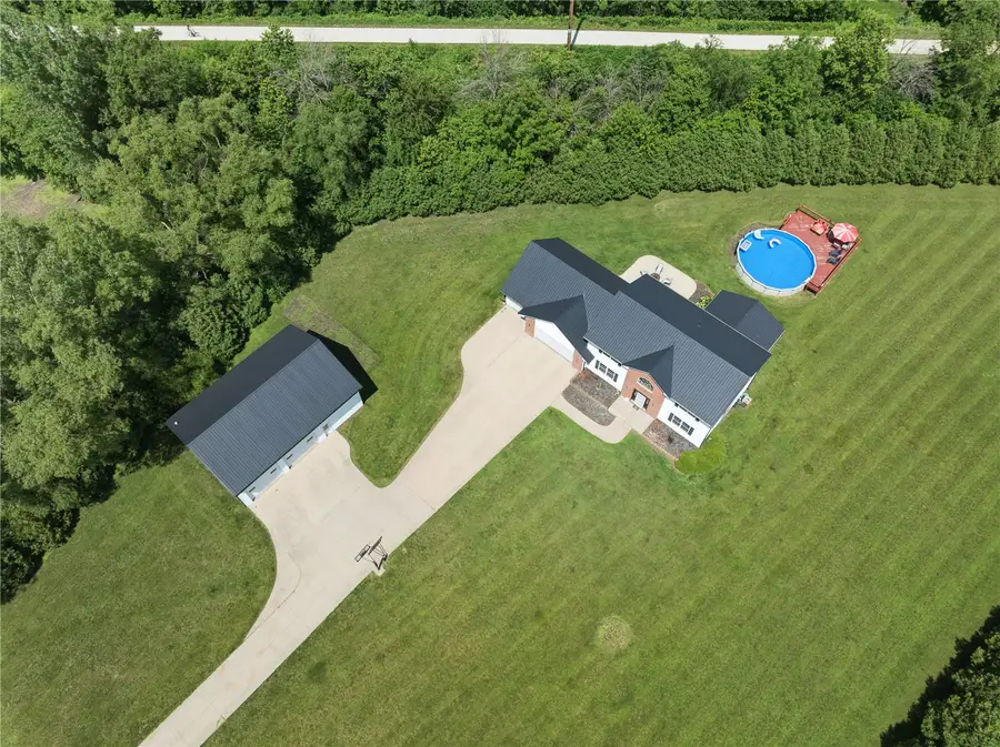 106 Richland Ave, Urbana, IA 52345 - #2